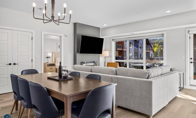 Dead Man's Flats Condo | 3 Bed/2 Bath Sparrowhawk Lodge-South Facing