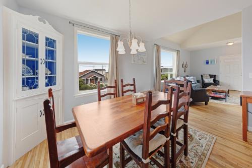 Newport House | 3 Bed 2 Bath Vacation home in Newport