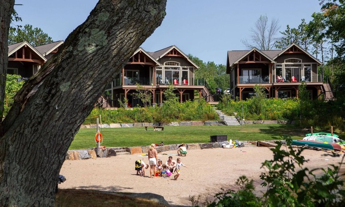 Port Carling Villa | 3 + bed 2 bath Villa on Lake Muskoka