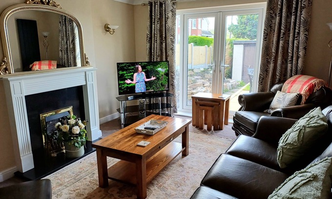 Colwyn Bay House | 3-bed Bungalow Near Conwy Valley Close to Castle