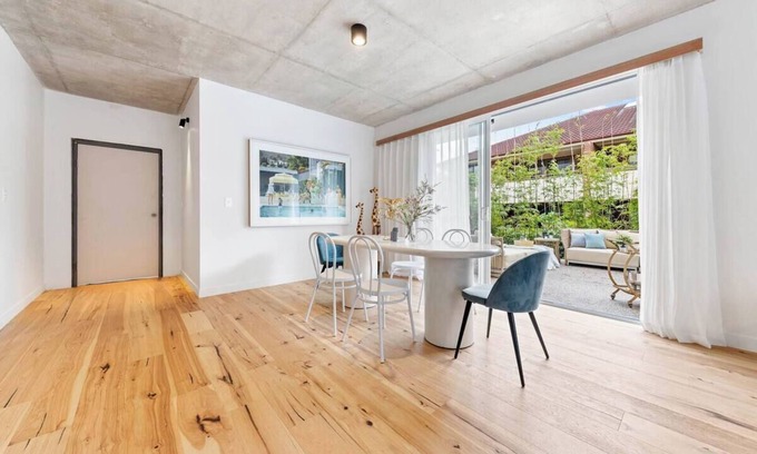 Auchenflower Apartment | 3 bed close to Wesley Hospital & Suncorp Stadium