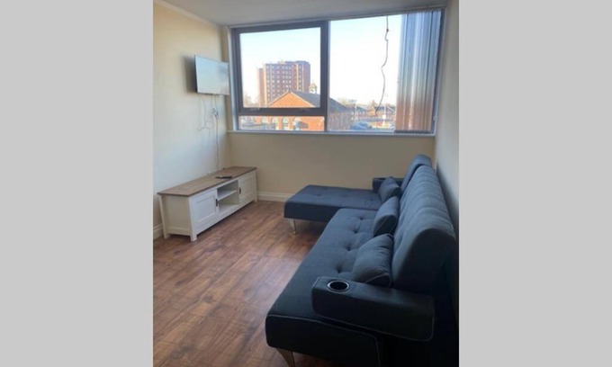 Crewe Apartment | 3 Bed Contemporary Crewe apartment