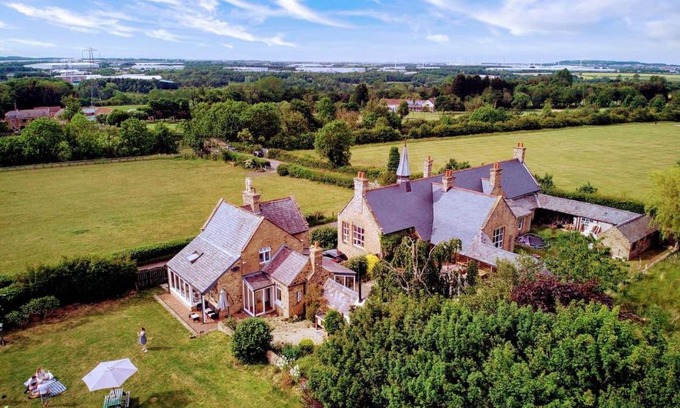 Sunderland House | 3 Bed Cottage-Sleeps 6-Country Views-Pet friendly