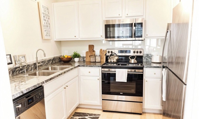 Ghent Apartment | 3 BED - Gorgeous Downtown Apt. w/City view
