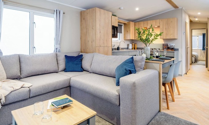 Whittlesey House | 3 Bed Holiday Home PF