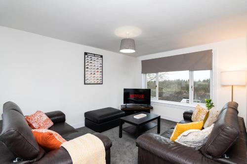 Glasgow House | 3 Bed House-Free Parking-6Beds