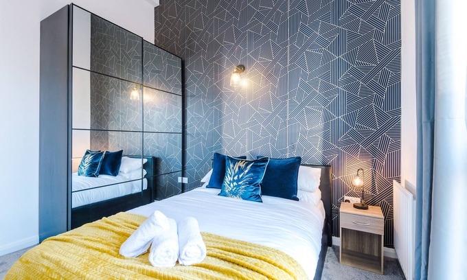 Manchester House | 3 Bed House Manchester by MCR Dens