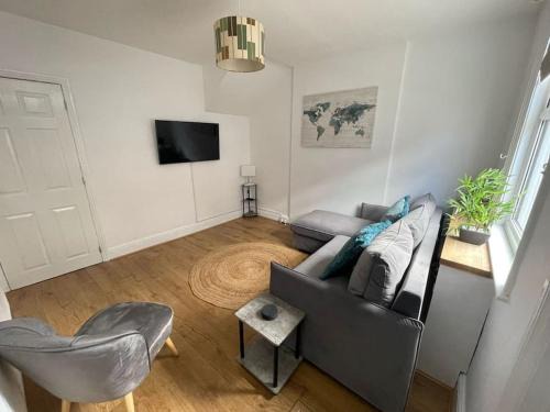 Salisbury Apartment | 3-Bed House near Salisbury Cathedral & Attractions