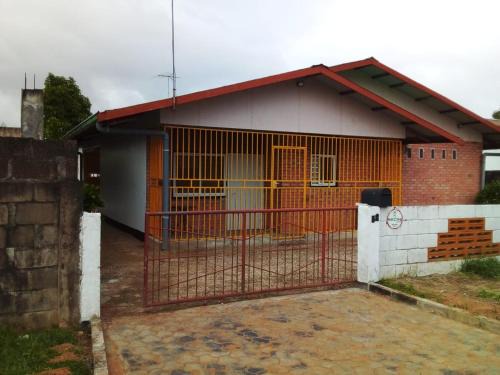Paramaribo House | 3 Bed House - Sleeps 4 - Parking - Wifi