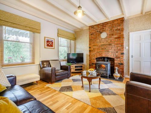 Frongoch House | 3 Bed in Bala 88351