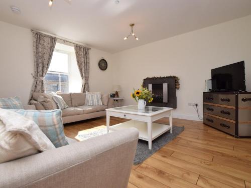 Belford House | 3 Bed in Bamburgh 76672