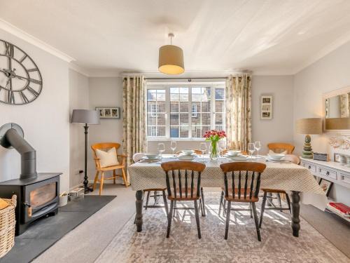 Belford House | 3 Bed in Bamburgh 90351