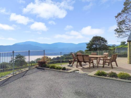 Barmouth House | 3 Bed in Barmouth 80290