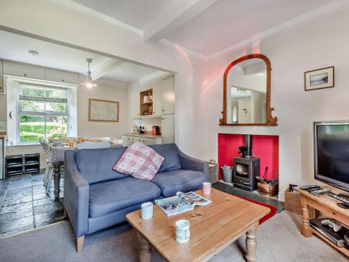 Chapel Stile House | 3 Bed in Chapel Stile SZ161