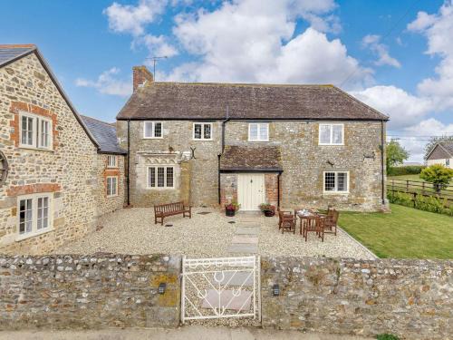 Bridport House | 3 Bed in Charmouth 89004