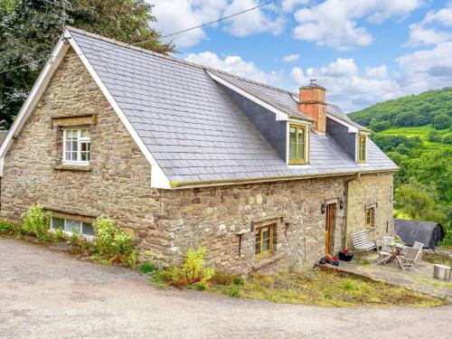 Abergavenny House | 3 Bed in Crickhowell 48309