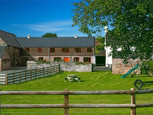 Llyswen House | 3 Bed in Hay on Wye BN370