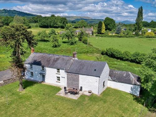 Llanvair Kilgeddin House | 3 Bed in Llanover 91240