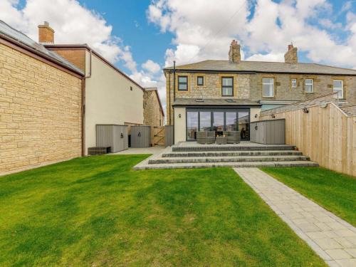 Seahouses House | 3 Bed in Seahouses 81331