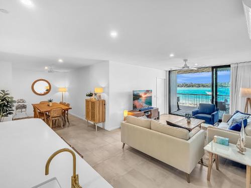 Batemans Bay Apartment | 3-Bed: Riverfront Alfresco Dining & Rooftop Pool