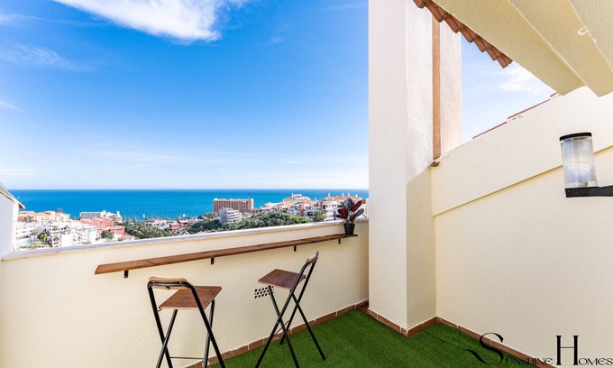 Torrequebrada Ski Chalet | 3-Bed Seaview Escape: Pool, Garage, 4 Terraces