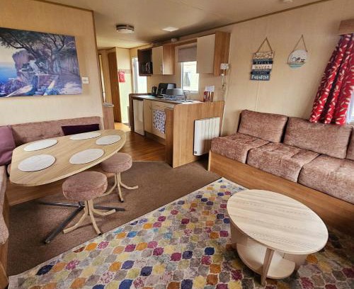 Rhyl Ski Chalet | 3 Bed Standard caravan Robinhood