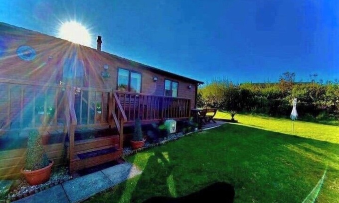 Rhyd-y-clafdy Ski Chalet | 3 bed Sunset Serenity Retreat