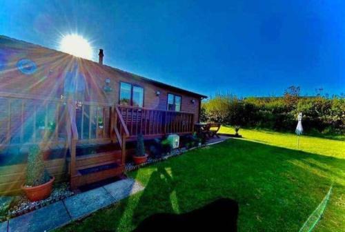 Rhyd-y-clafdy Ski Chalet | 3 bed Sunset Serenity Retreat