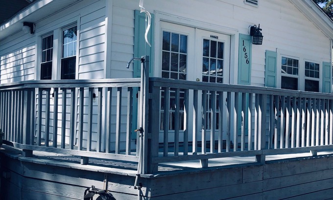 Surfside Beach Cottage | 3 Bedrm, 2 Bath, sleeps 7 -Ocean Lakes Campground-WIFI- Dog Friendly - Golf cart