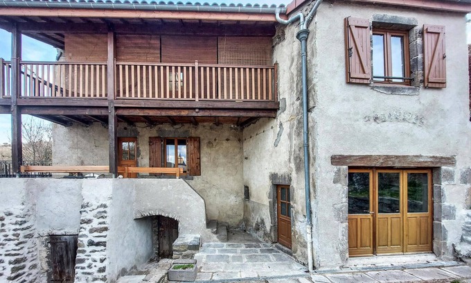 Saint-Genes-Champanelle House | 3 bedroom accommodation in Saint-Genès-Champanell