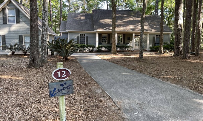 Melrose on the Beach House | 3 bedroom/2 1/2 bath ranch home, landtrans included, Melrose Pool Open!