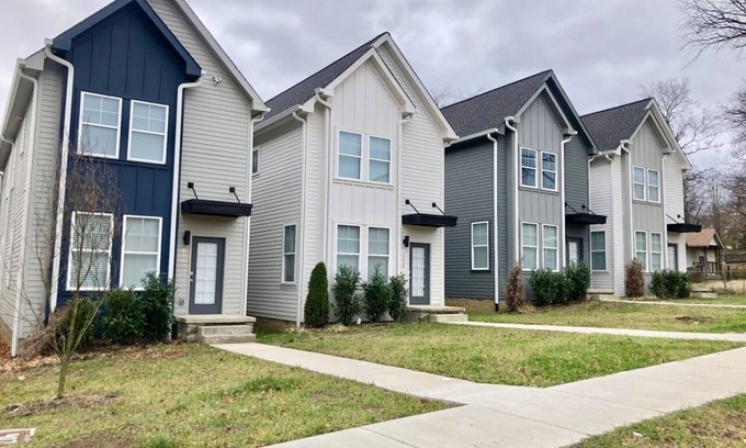 Radnor House | 3-bedroom 2.5 bath new the zoo