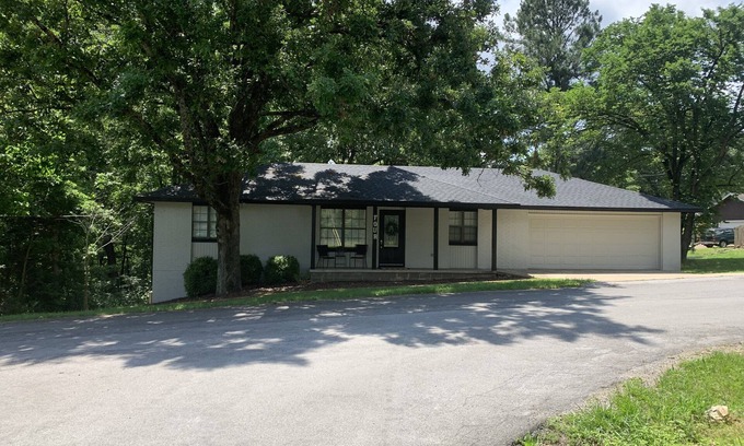 Bella Vista House | 3 Bedroom, 2 Bath Bike-In/Out Home on Little Sugar Trails in Bella Vista, AR