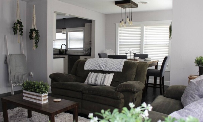 Houma Apartment | 3 bedroom 2 bath house!