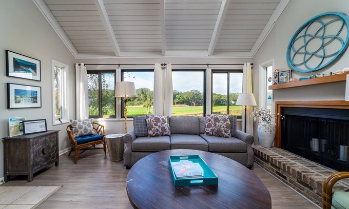 Sealoft Villas House | 3 Bedroom 2 Bath Cottage. Walk to Pool, Beach! Marsh View! Great location.