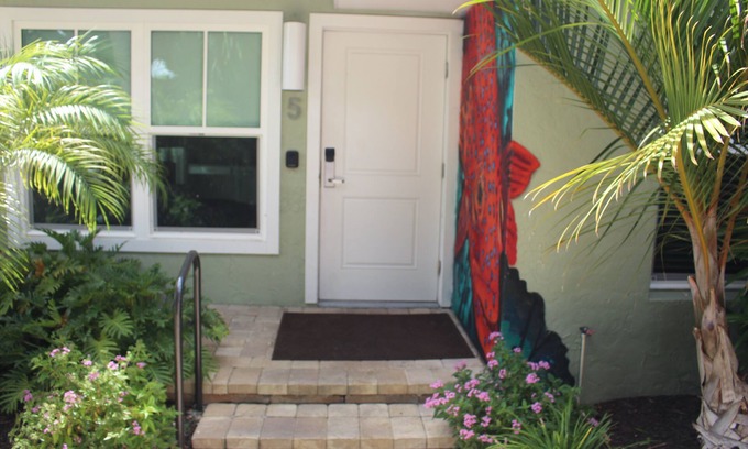 Nokomis Villa | 3 Bedroom/2 Bath Villa (Ground Level) - Unit 5/B