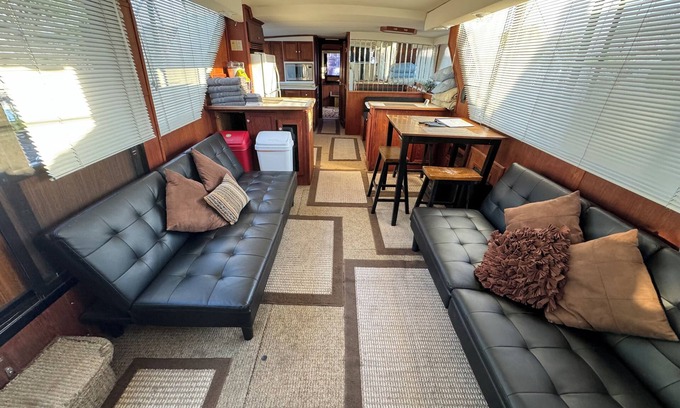 Harrison Boat Rental | 3 Bedroom, 2 Bathroom, Stationary 60' [sixty ft] House Boat, Sleeps 6