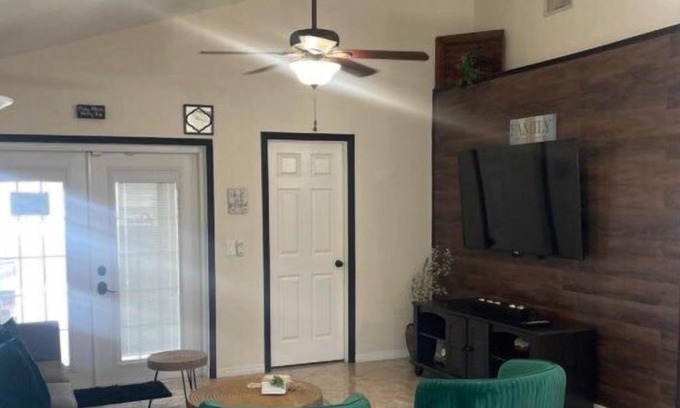 Bridgewater Crossing House | 3 Bedroom/ 2 Bathroom Bridgewater Crossing (142 HL)