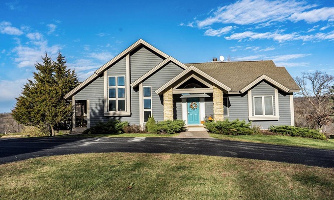 Galena House | 3 Bedroom, 3 1/2 bath house in The Galena Territory.