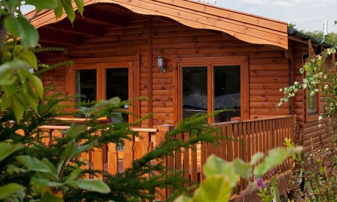 Winchester Cabin | 3 bedroom, 5 star, award winning Scandinavian Lodge (sleeps 6)