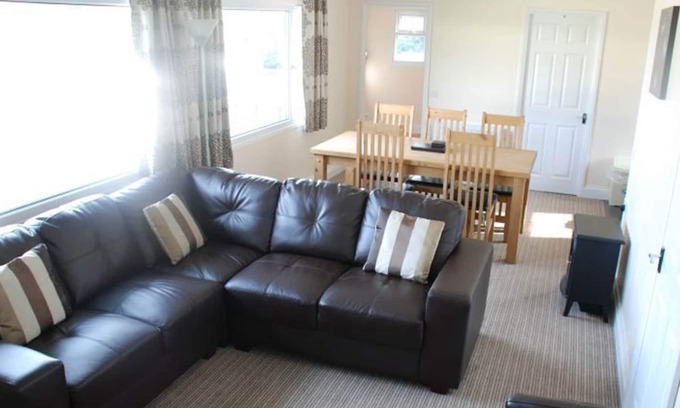 Aberaeron Ski Chalet | 3 bedroom accommodation in Gilfach-Yr-Halen