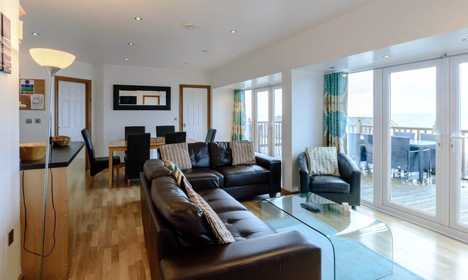Aberaeron Ski Chalet | 3 bedroom accommodation in Gilfach-Yr-Halen