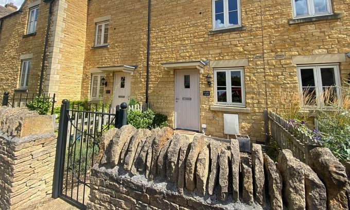Cheltenham Cottage | 3 bedroom accommodation in Andoversford