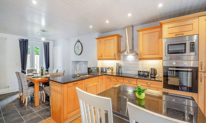 Caernarfon Cottage | 3 bedroom accommodation in Betws Garmon