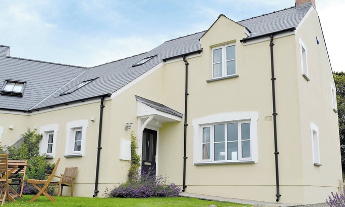Haverfordwest Cottage | 3 bedroom accommodation in Treffynnon, near St Davids