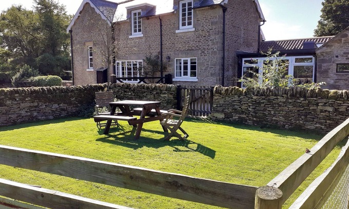 Broxa Cottage | 3 bedroom accommodation in Broxa, near Scarborough