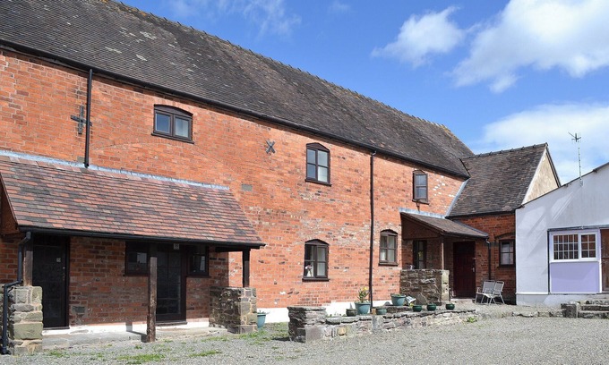 Craven Arms Cottage | 3 bedroom accommodation in Halford, near Craven Arms