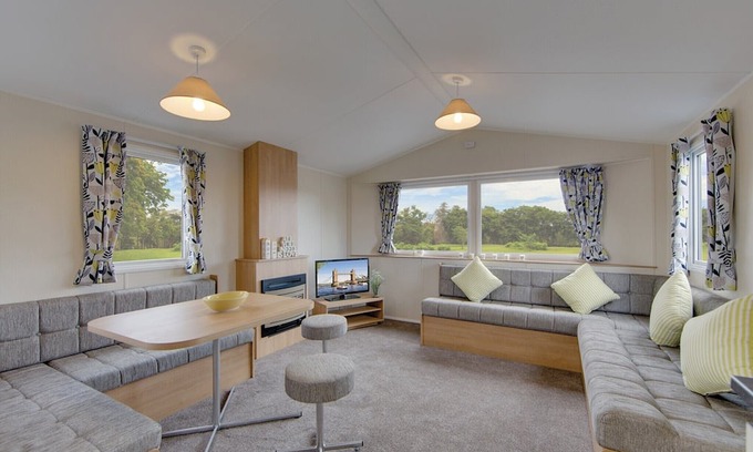 Kilwinning House | 3 bedroom accommodation in Kilwinning,