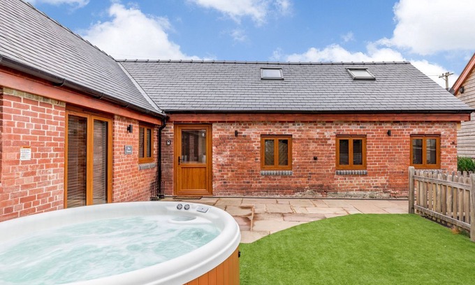 Montgomery Cottage | 3 bedroom accommodation in Llandyssil, near Montgomery