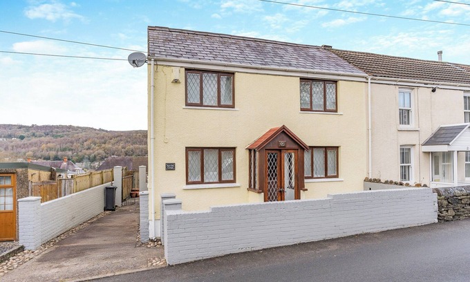 Margam Cottage | 3 bedroom accommodation in Pontardawe